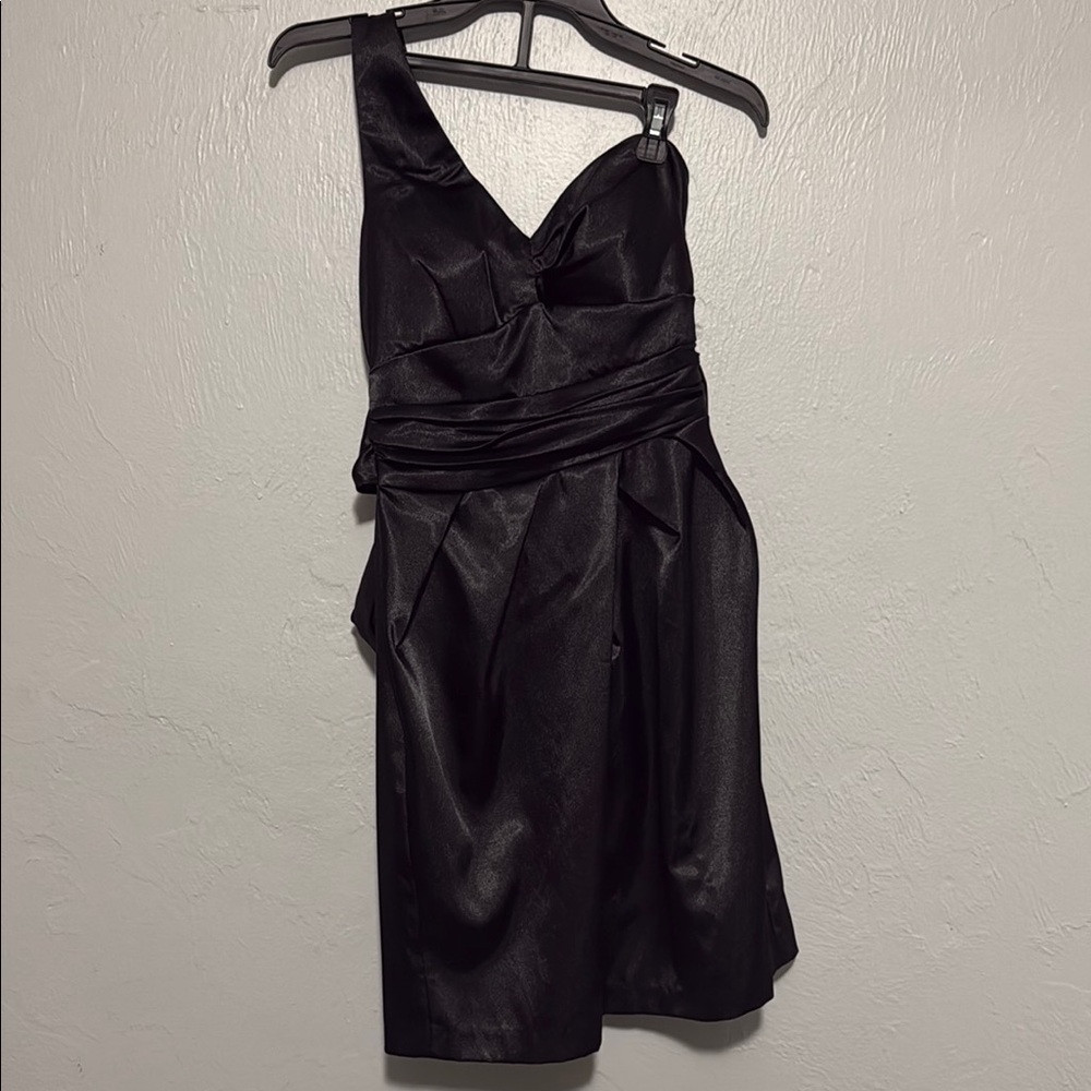 Windsor Elegant Black One-Shoulder Dress